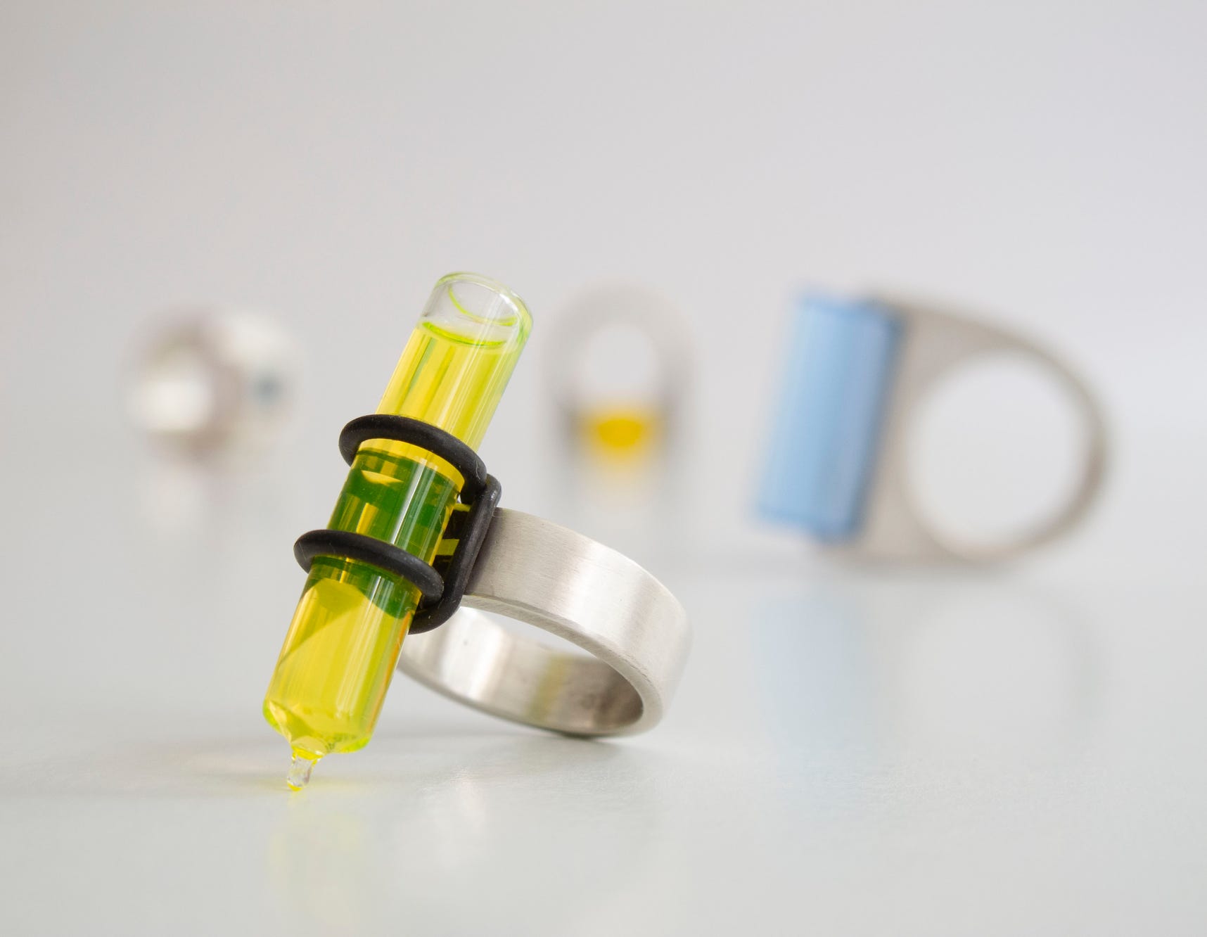 Bague argent, verre acrylique, verre de bohème