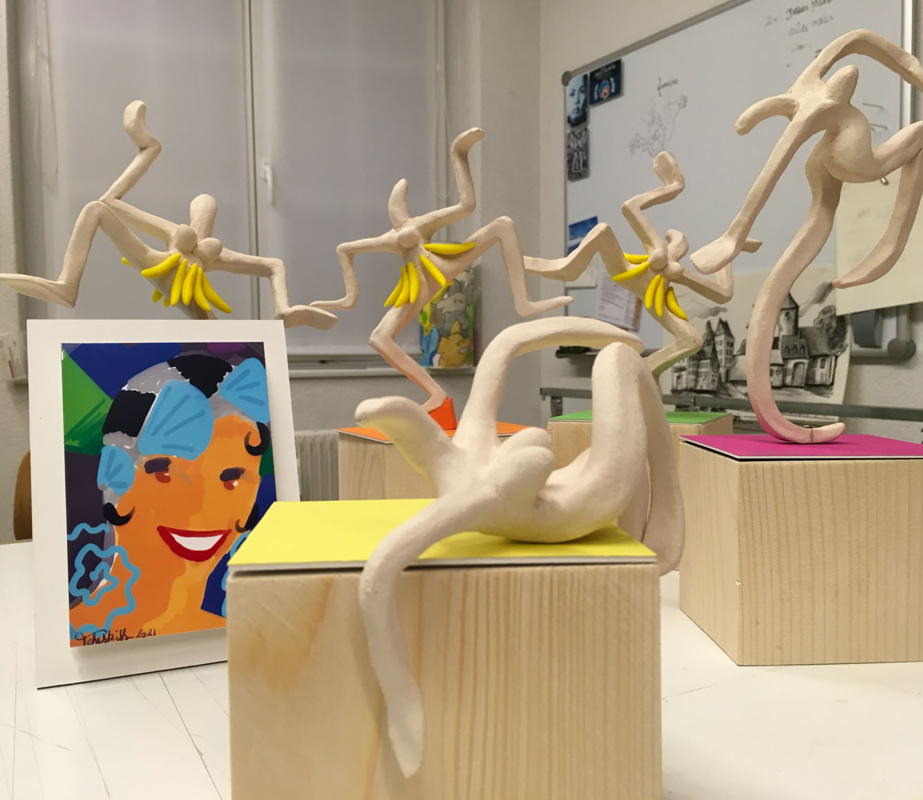 Sculpture en grès et peinture