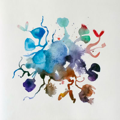 Peinture abstraite avec des formes organiques et des couleurs variées, principalement bleues, rouges et brunes, sur fond blanc.