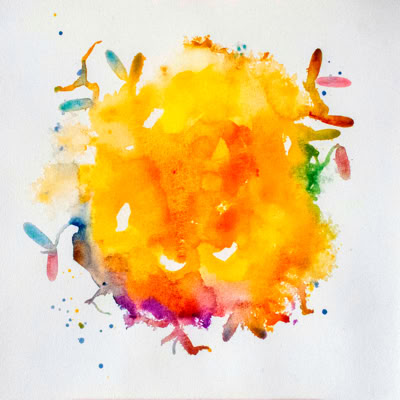 Aquarelle abstraite avec une tache centrale jaune entourée de touches de couleurs vives.