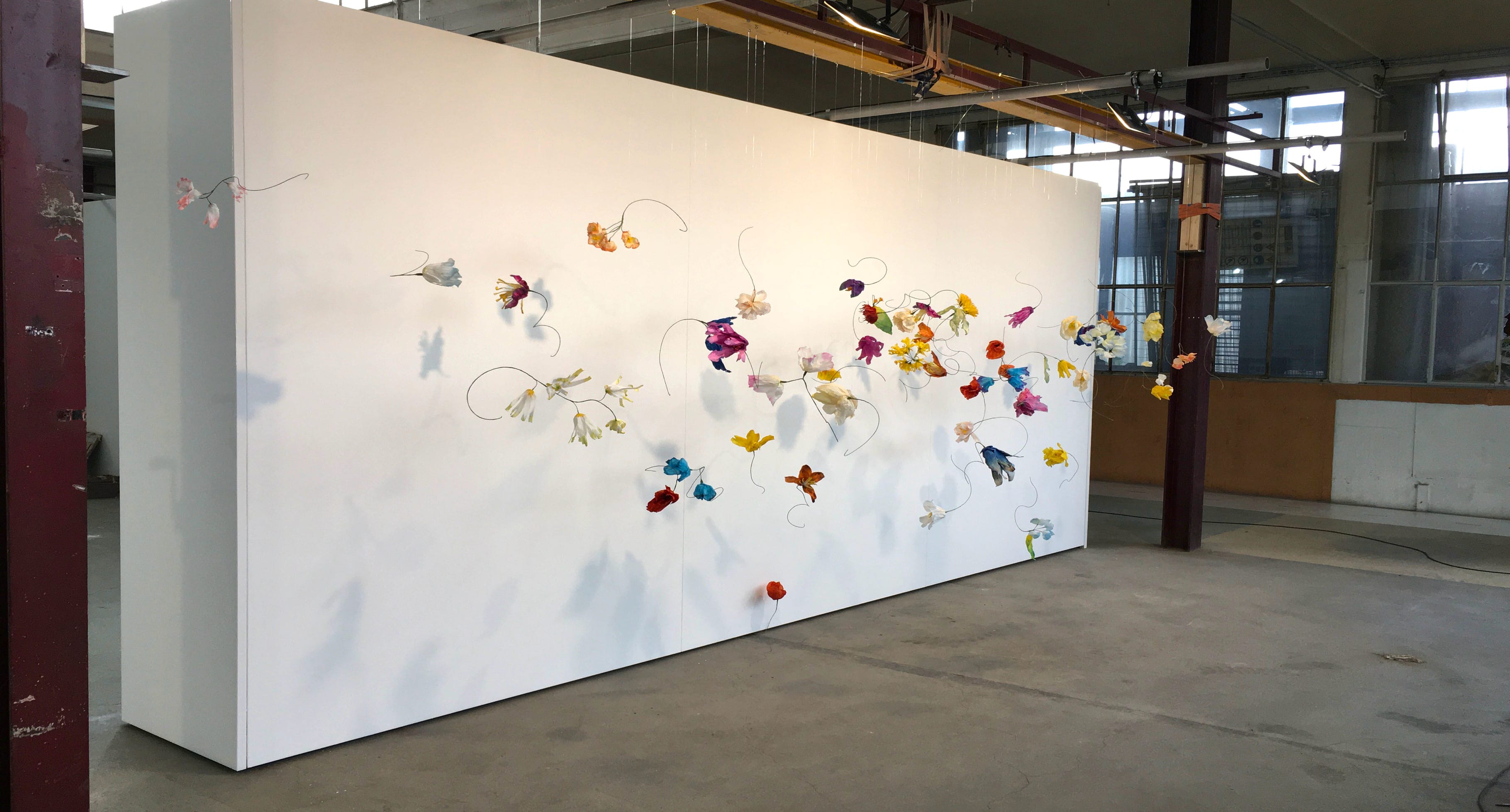 Vue d’exposition Biennale Visarte Jura 2022. Usines Condor à Courfaivre