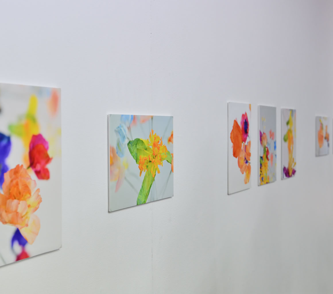 Édition numérotée de photographies par Georges Henz imprimées sur papier aquarelle.